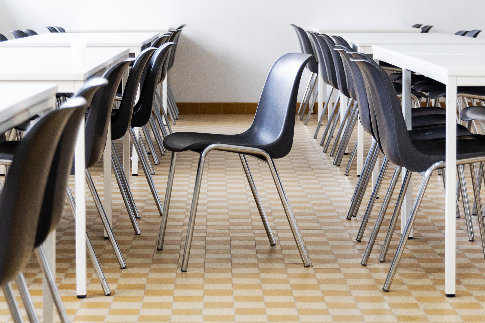 Kantinestoelen huren