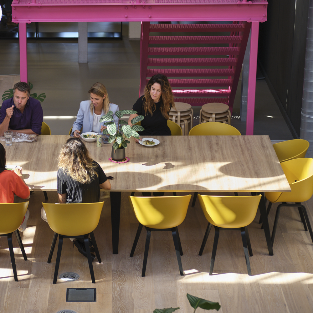 Spider meeting table